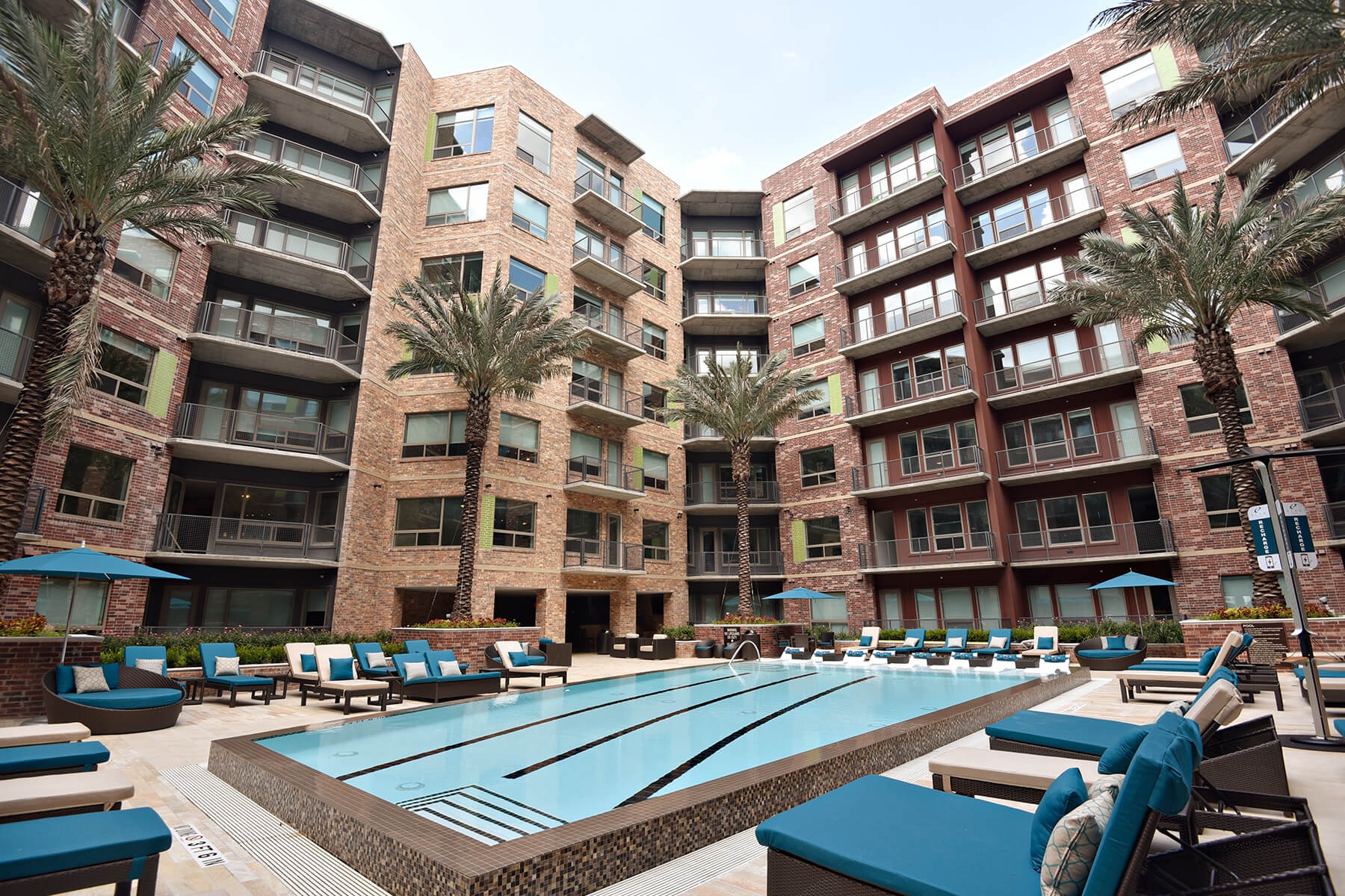 Elan Heights apartments at 1333 Heights Blvd