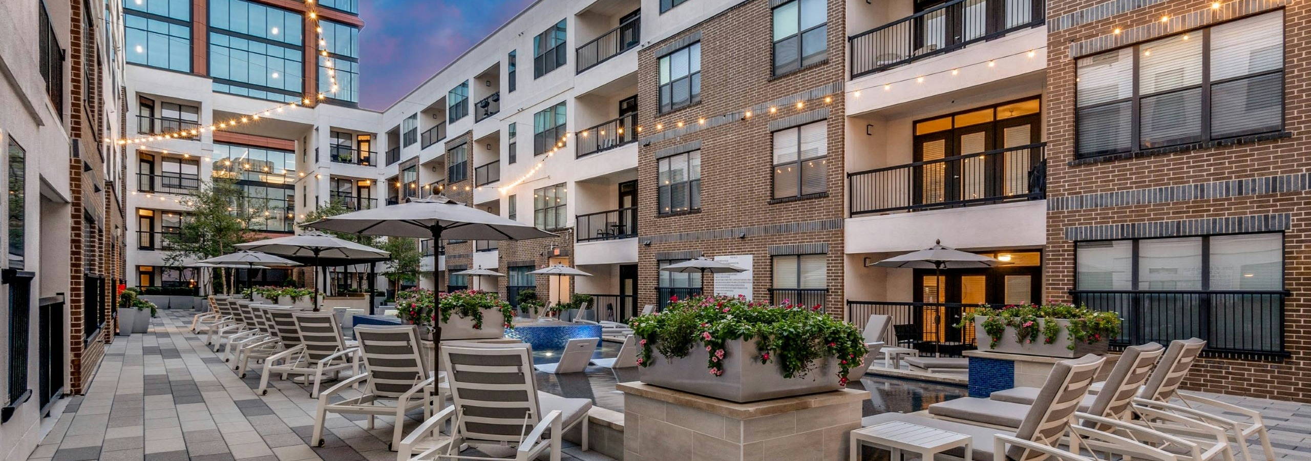 AMLI Quadrangle apartments at 2600 State St