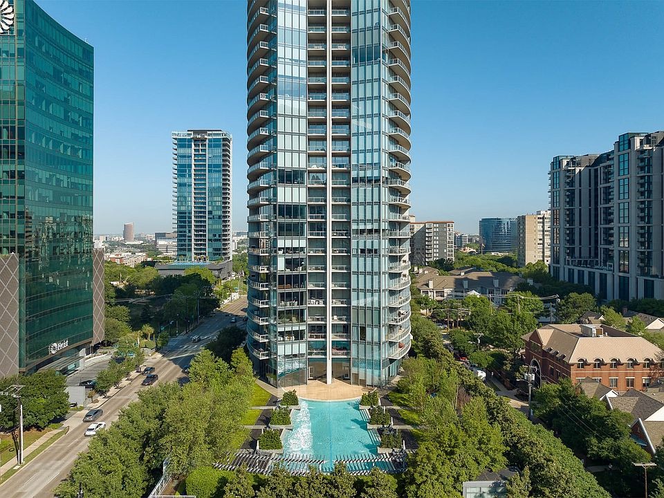 2900 McKinnon apartments at 2900 McKinnon Ave