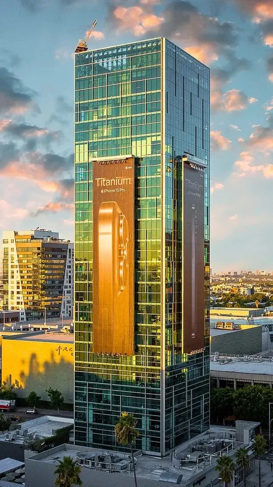 Sunset Vine Tower apartments at 1480 Vine St