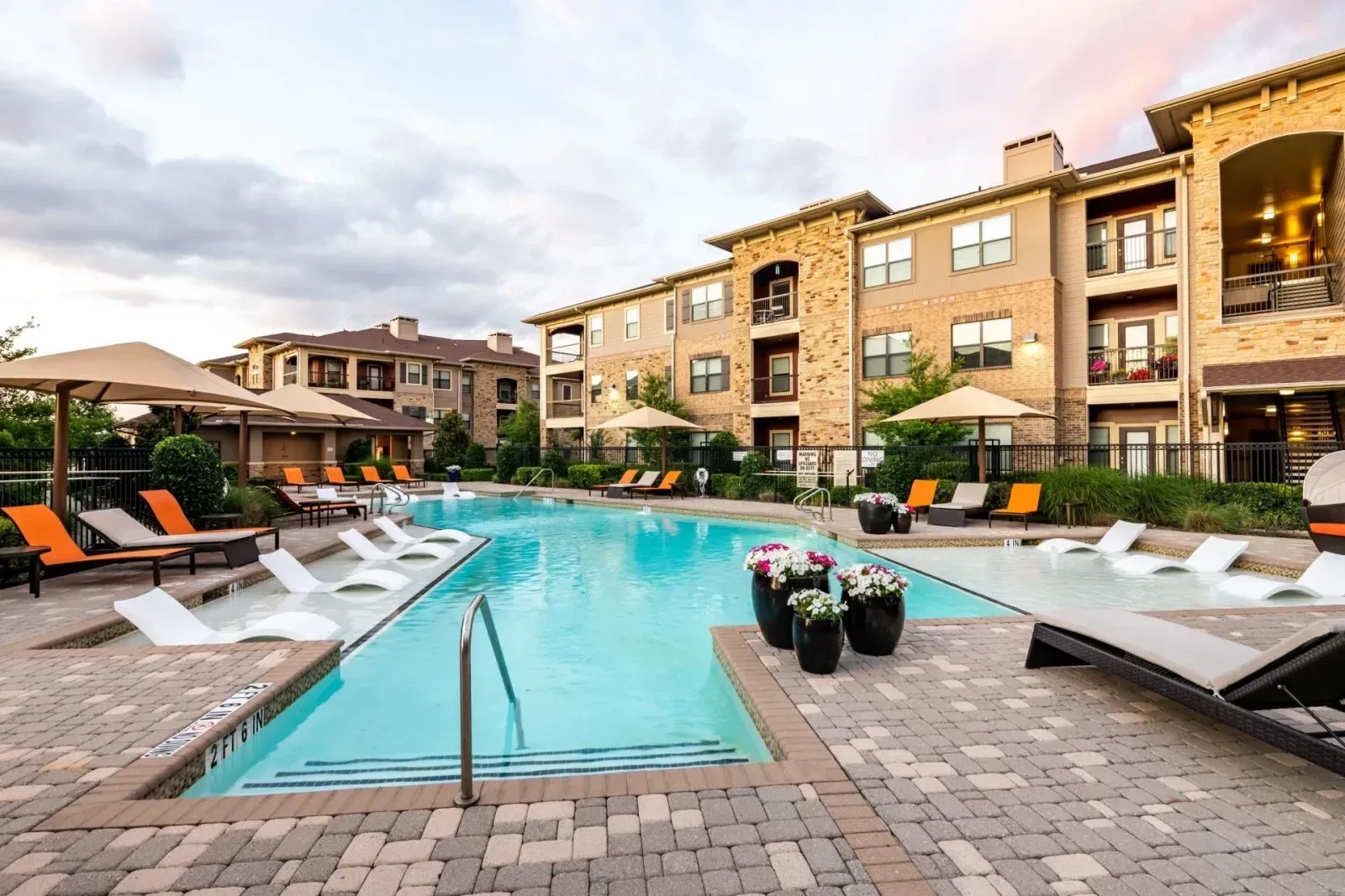 The Sovereign apartments at 3233 W Dallas St