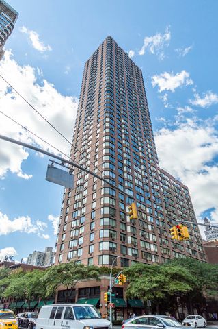 The Lucerne, Upper East Side
