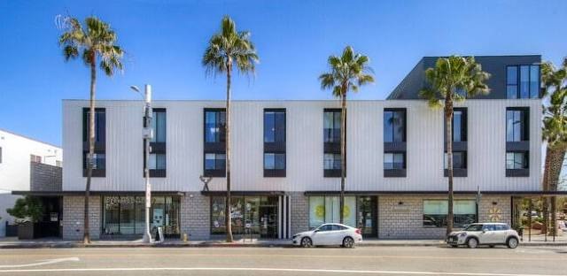 Abbot Kinney Lofts apartments at 1422 Abbot Kinney Blvd