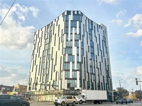 1611 West Division apartments at 1611 W Division St