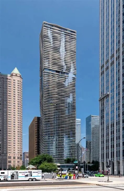 Aqua Tower, Streeterville