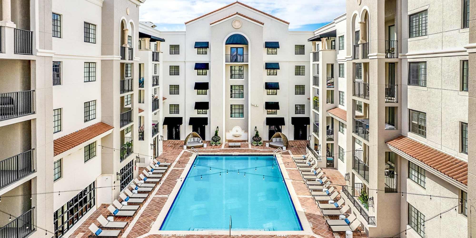 Gables Grand Plaza, Coral Gables