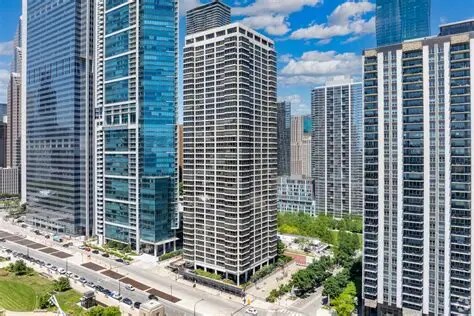 The Buckingham apartments at 360 E Randolph St
